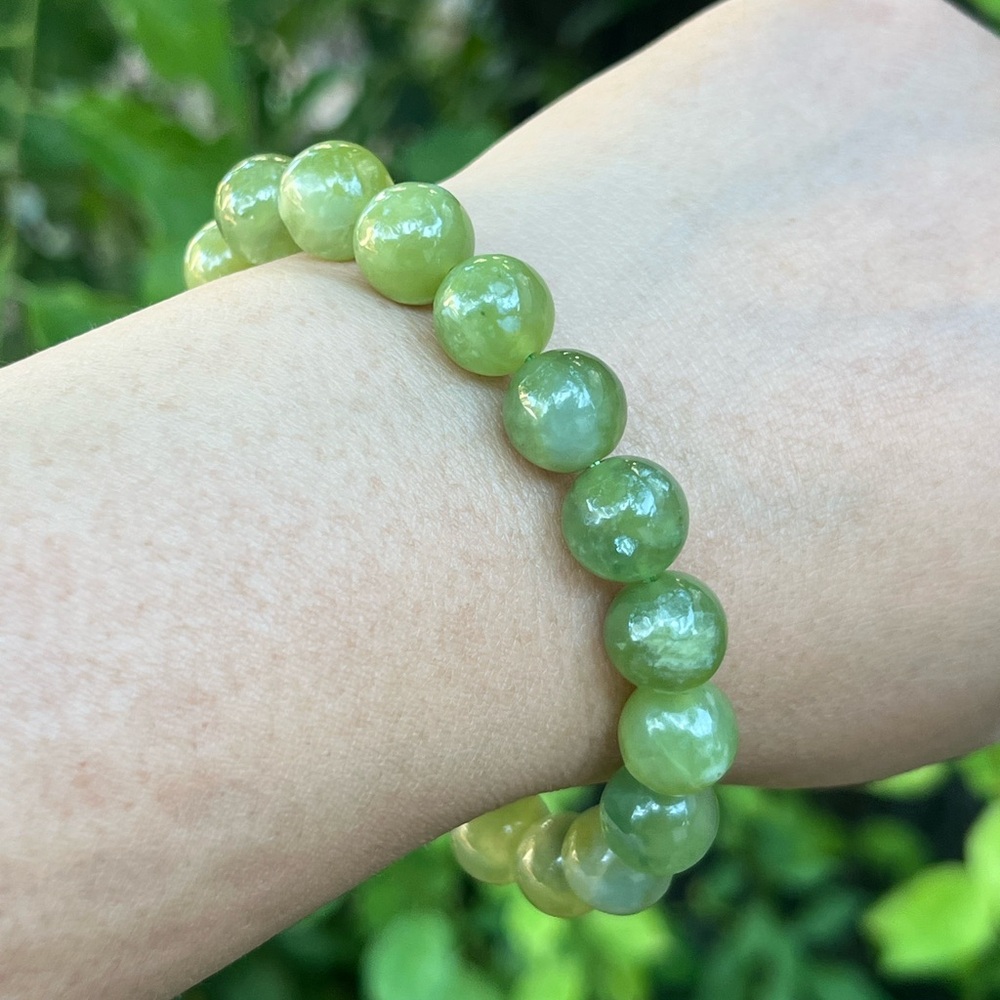 10mm stretchable green Xiuyan jade bracelet